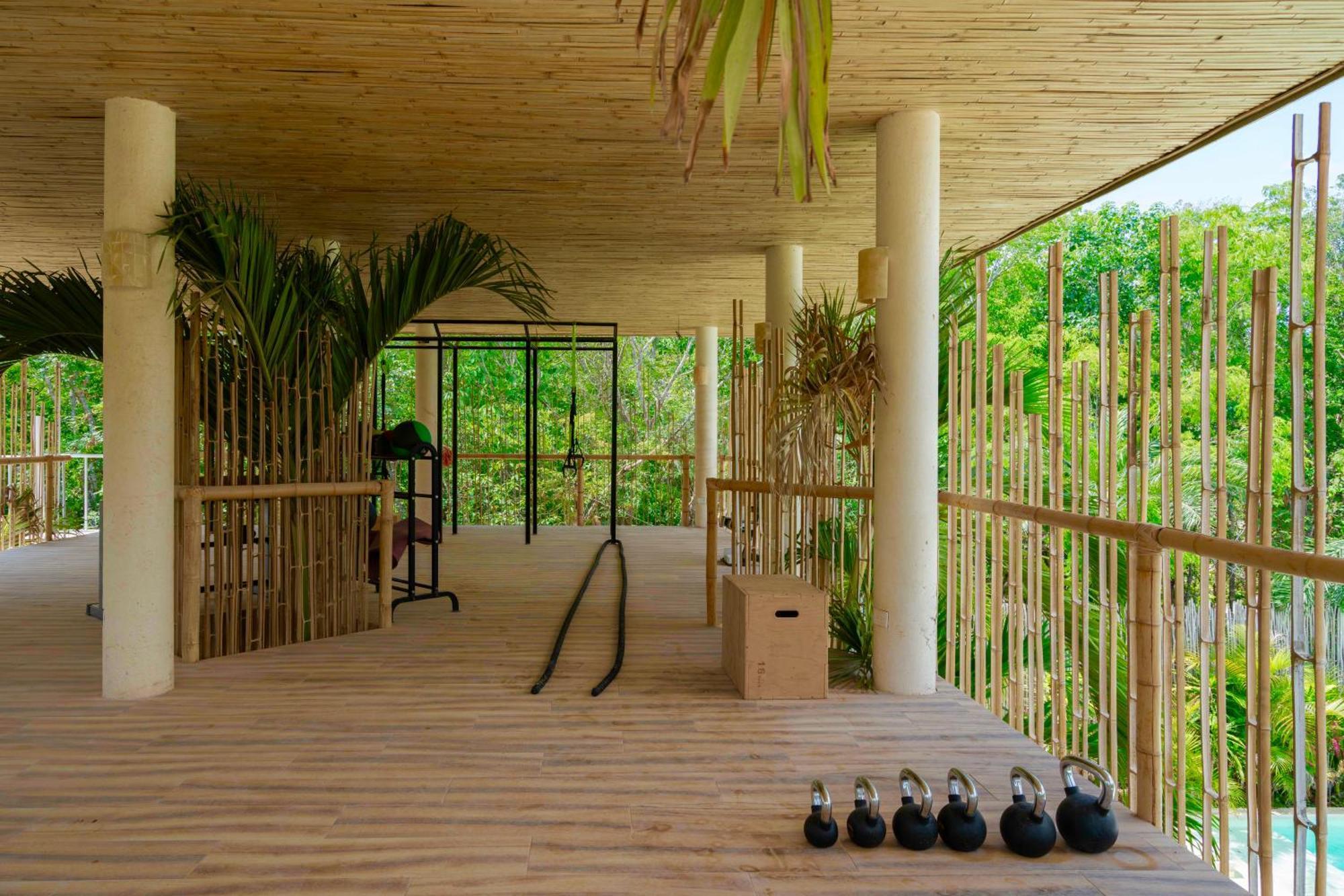 Beautiful Swim-Up Studio With Private Terrace, Pool And Jungle Gym Тулум Экстерьер фото