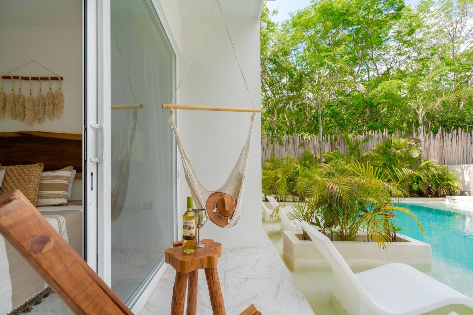 Beautiful Swim-Up Studio With Private Terrace, Pool And Jungle Gym Тулум Экстерьер фото